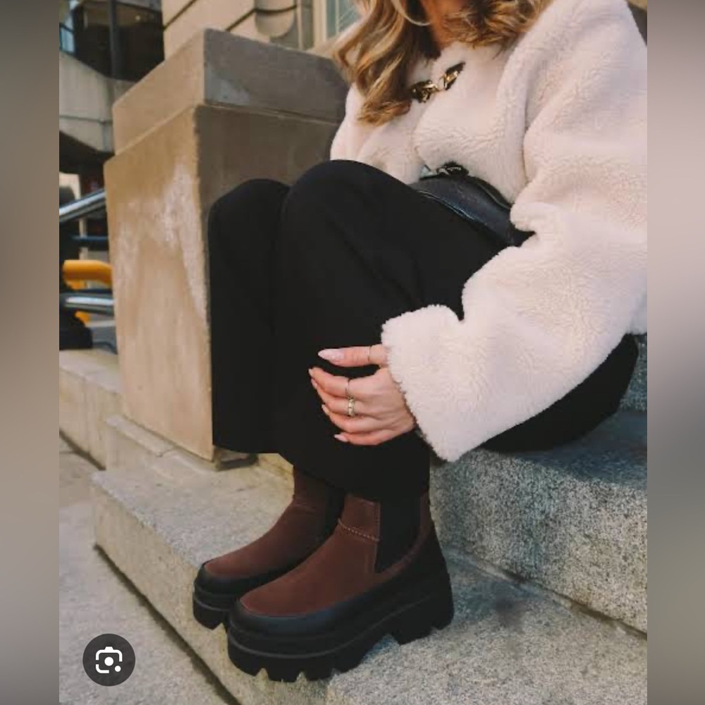 UGG Brown Brisbane Chelsea Boots